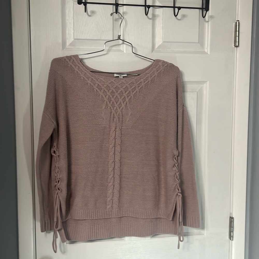 Freshman Sweater M
